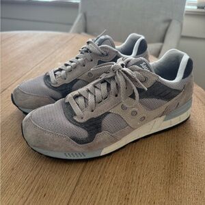 Saucony Shadow 5000 - Men 7.5 / Women 9